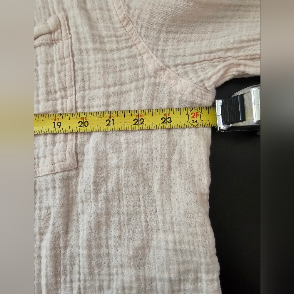 Urban Outfitters Pink Cotton Button-Up Blouse Long Sleeve Distressed Hem Size L - Picture 11 of 12
